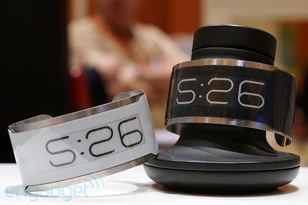  #CES2013: E Ink presenta el CST-01 el reloj más fino del mundo